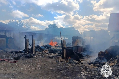 Четыре постройки сгорели в Смоленской области