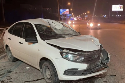 В Новосибирске водитель «Лады» сбил насмерть самокатчика на Гусинобродском шоссе