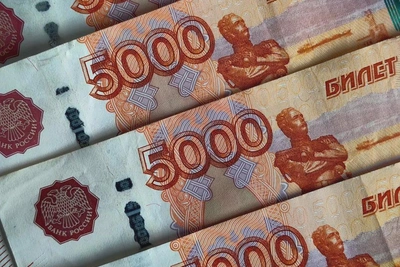 На Колыме трое потеряли деньги при покупках в сети