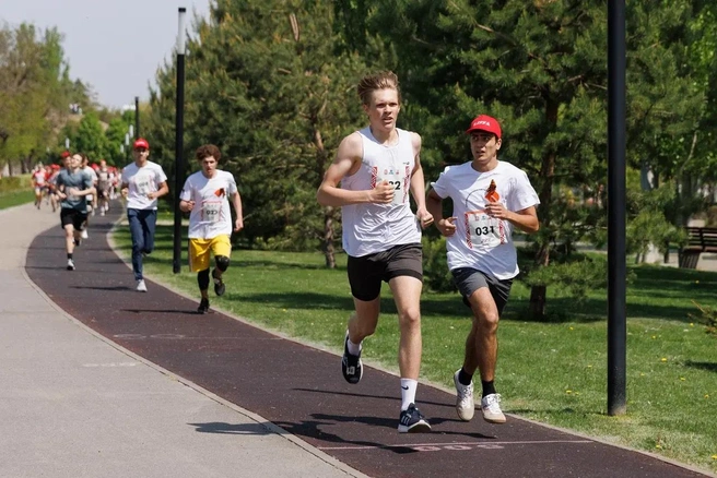 Спортсмены на забеге | Источник: Алексей Волхонский