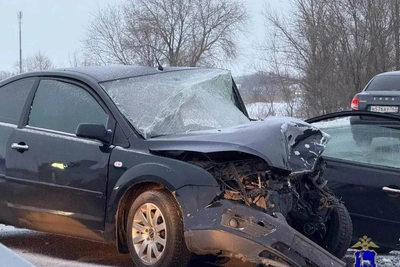 Ford vs VAZ collision kills driver in Otrādny