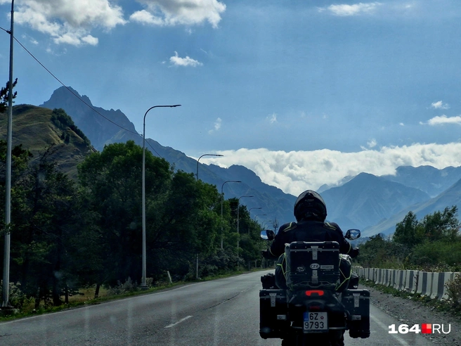 В Грузию добирались через таможню Верхний Ларс, равно как и путешественники из других стран | Источник: Виктория Федорова / 164.RU
