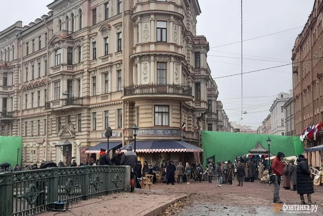В центре Петербурга — Юра Борисов и осень | Источник: читатель «Фонтанки»