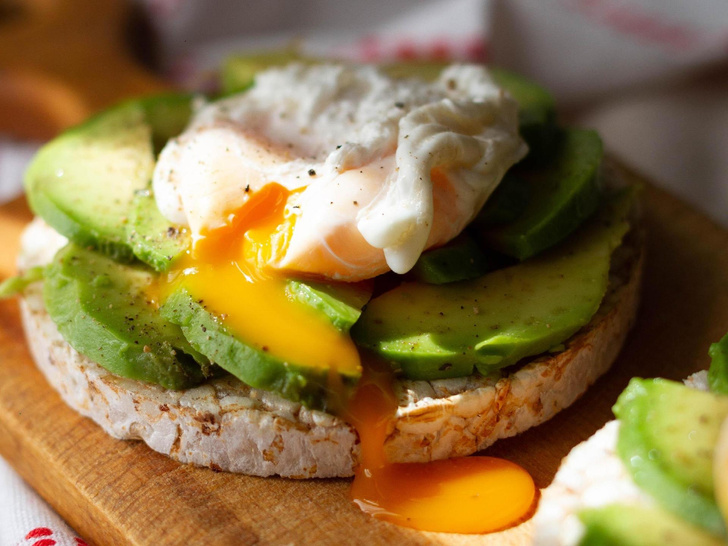 Ешьте и худейте: рецепт идеального завтрака для запуска метаболизма