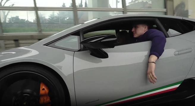 24 января 2025 года молодой человек управлял автомобилем Lamborghini HURACAN, передвигаясь по Сочи с заведомо подложными госномерами | Источник: Объединенная пресс-служба судов Краснодарского края