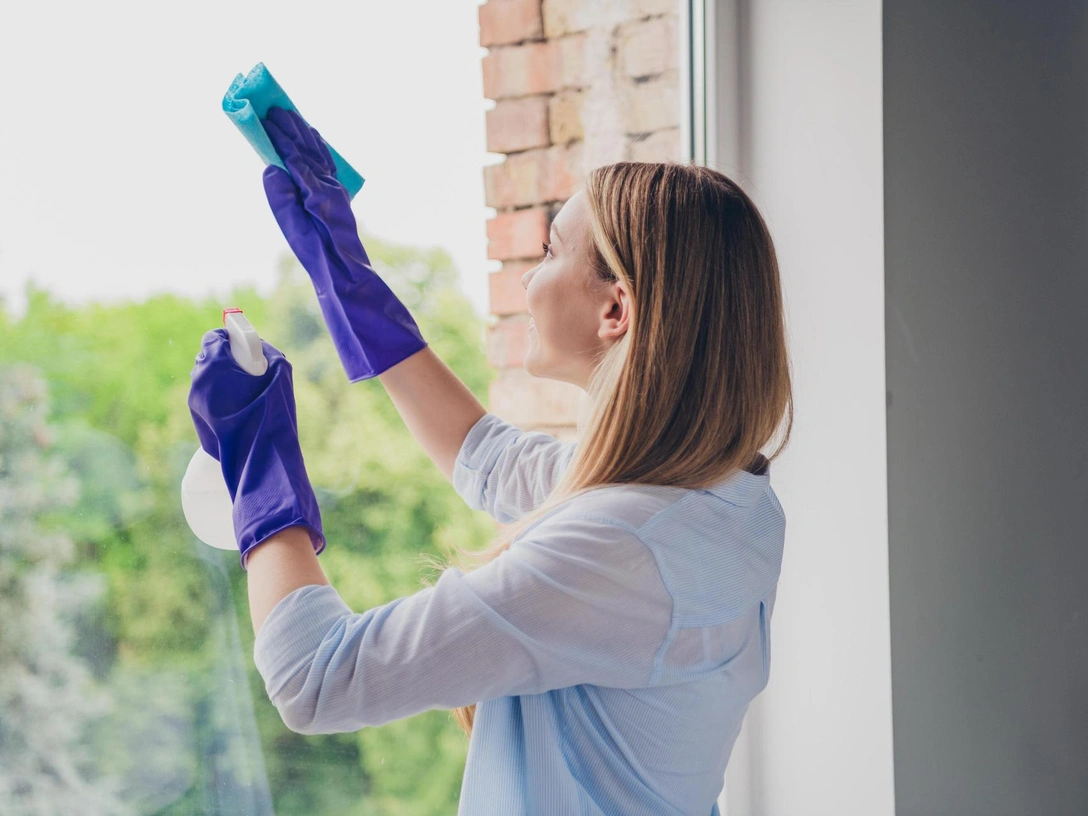 Квартира будет сиять: 7 летних лайфхаков по уборке, которые вы хотели бы знать раньше | marieclaire.ru