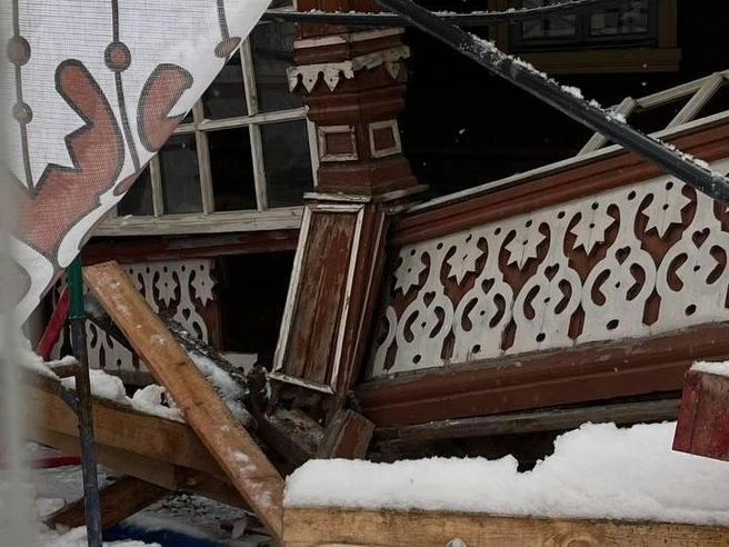 Часть исторического здания обвалилась | Источник: Телеграм-канал «Железный Миргород»