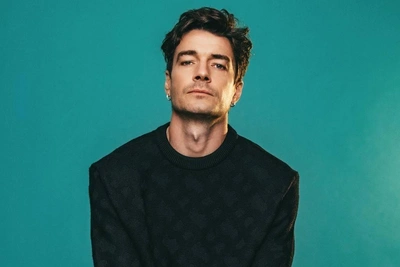 «Любопытная тема»: Максим Матвеев объяснил, почему носит украшения