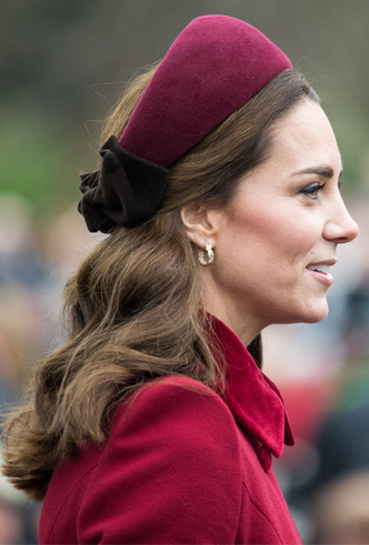 Как королевские модницы носят широкие ободки (и где искать похожие)