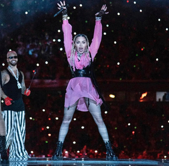 Неудачная попытка косплея: дочь Мадонны не вытянула ее легендарный образ