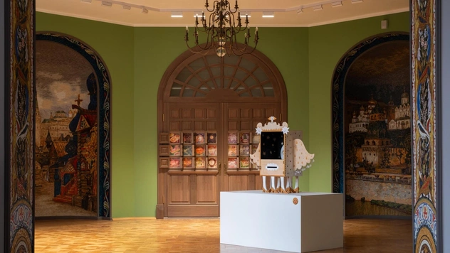 Выставка «Он в воздух бросает, и ловит он сразу»: современное искусство в московской школе