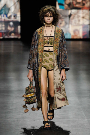 Фото №1 - Храм поэзии: коллекция Christian Dior SS21