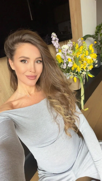 Анна Бузова | www.starhit.ru