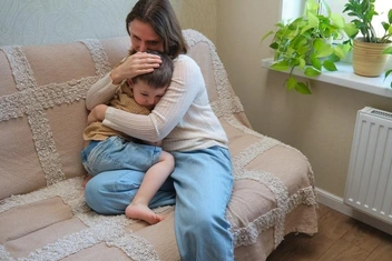 «У сына аутизм, муж не выдержал и ушел, а я продолжаю жить в усталости и тревоге. Неужели нормальной жизни для меня не существует?»