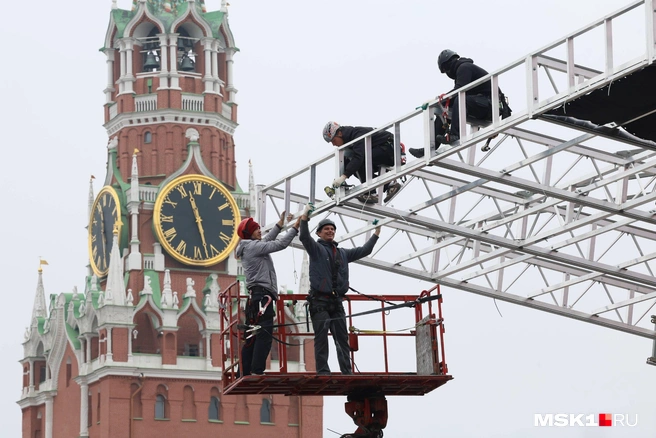 Красная площадь в Москве открыта, на ней продолжается демонтаж трибун | Источник: Артем Устюжанин / MSK1.RU