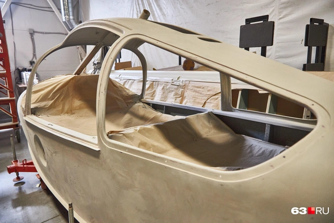 Амфибия проходит несколько этапов окрашивания | Источник: Роман Данилкин / 63.RU