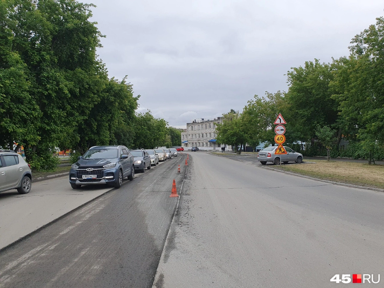 Из-за предстоящего ремонта в центре города собираются пробки | Источник: Алёна Кисель