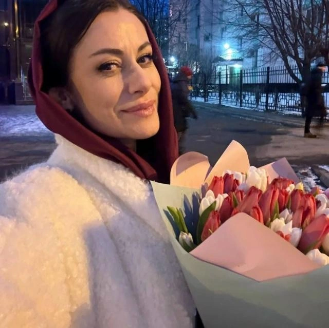 Анна Ковальчук пользуется и домашним уходом, и салонными процедурами  | Источник: annakovalchuk313/ Instagram (экстремистская организация, деятельность запрещена на территории РФ)