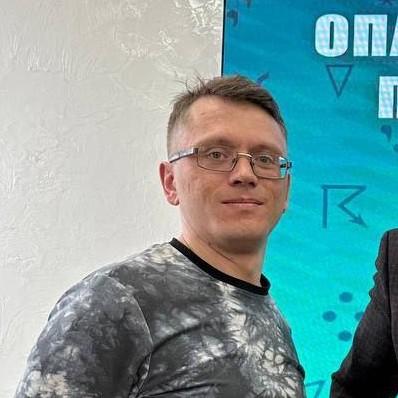 <p>Роман Степанов</p>