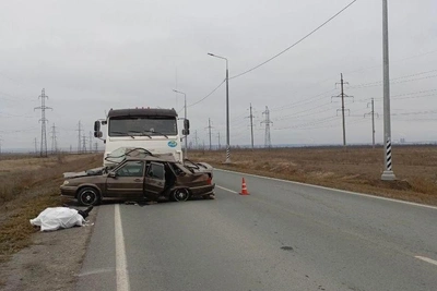 Смертельная авария под Новотроицком: ВАЗ столкнулся с КАМАЗом