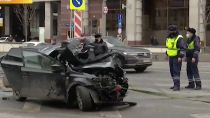 Блогер Эдвард Бил, устроивший ДТП в центре Москвы, избежал ареста