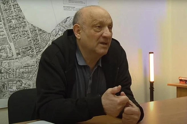 Именно Карима Бабаева следствие считает организатором многолетних махинаций с землей | Источник: Честный Детектив / YouTube.com