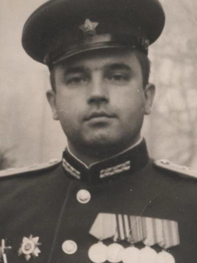 Николай Белтов после войны с орденами и медалями | Источник: Галерея памяти участников ВОВ / https://1418museum.ru/heroes/71523477/