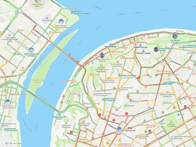 Проезд на мост затруднен со всех сторон | Источник: Яндекс.Пробки