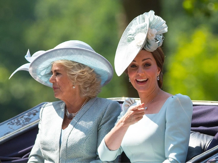 Герцогиня Камилла и Кейт Миддлтон на Trooping the Colour, 9 июня 2018 год | marieclaire.ru