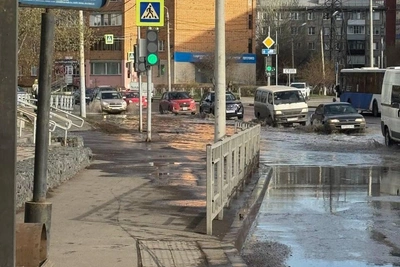 Подтопление дорог в Красноярске из-за подъема Качи