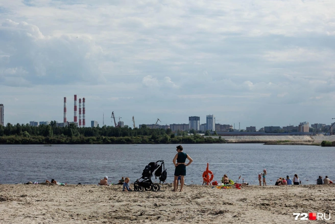 Тюменцы много лет просили о бесплатном городском пляже. Теперь он функционирует | Источник: Ирина Шарова / 72.RU
