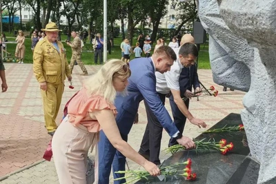 Память воинов-десантников в Благовещенске почтили ружейными залпами