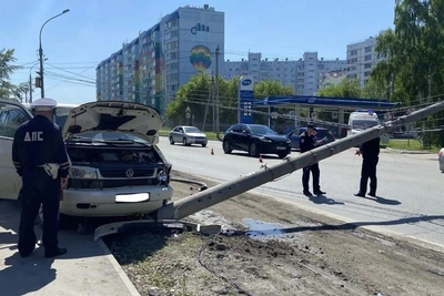 Смертельное ДТП на Хилокской: водитель «Фольксвагена» погиб, врезавшись в столб