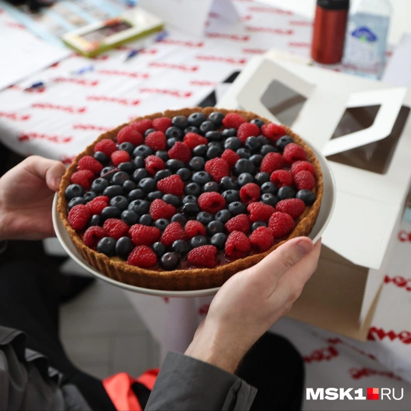 Пирог для судей | Источник: Татьяна Спиридонова / MSK1.RU