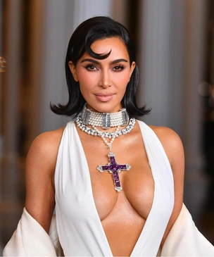 Ким Кардашьян — 45: вспоминаем самые смелые образы телезвезды, бизнес-вумен и иконы стиля