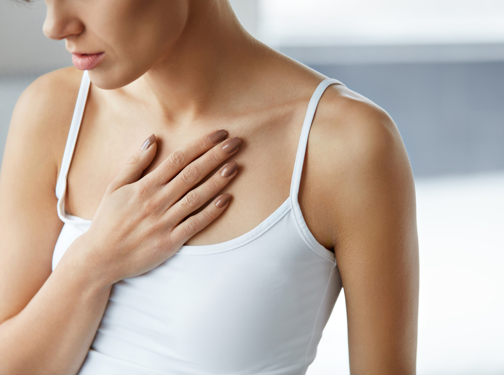 Не только сердце: о каких проблемах со здоровьем говорит боль в груди? |  MARIECLAIRE