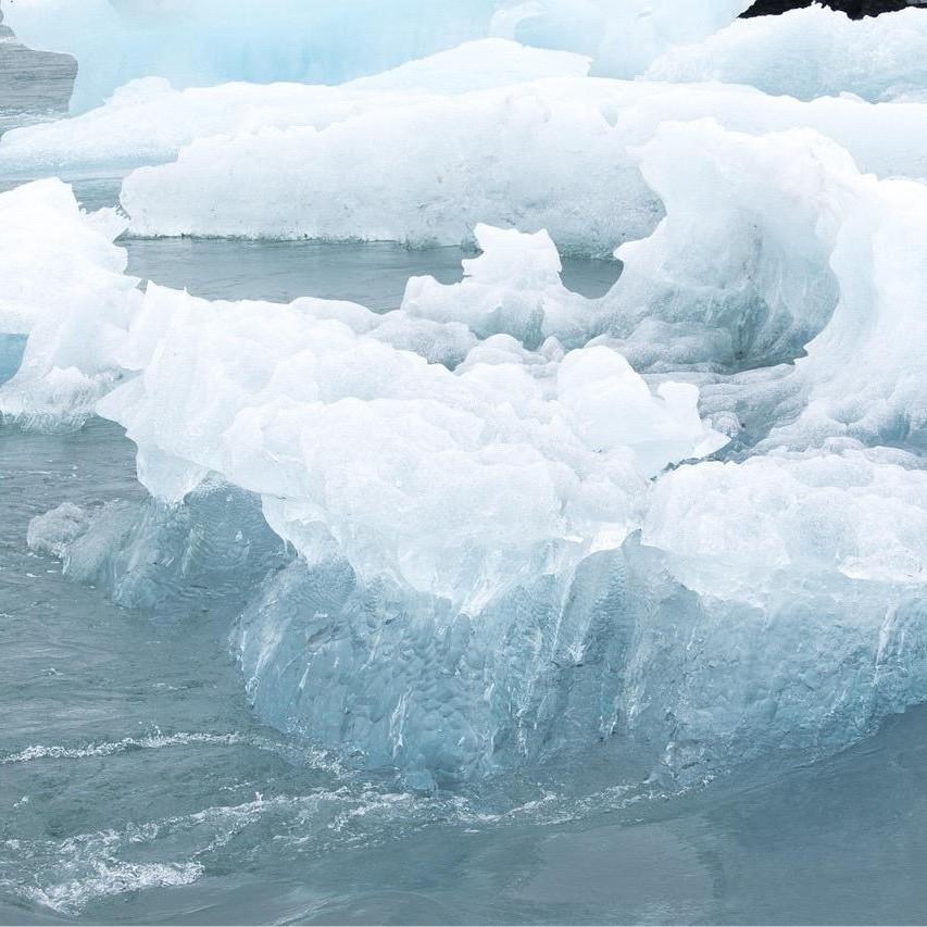 Сильное течение унесло туристку из Белоруссии в открытое море: женщина пыталась медитировать на воде