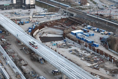 Трамваи пошли по эстакаде четвертого моста