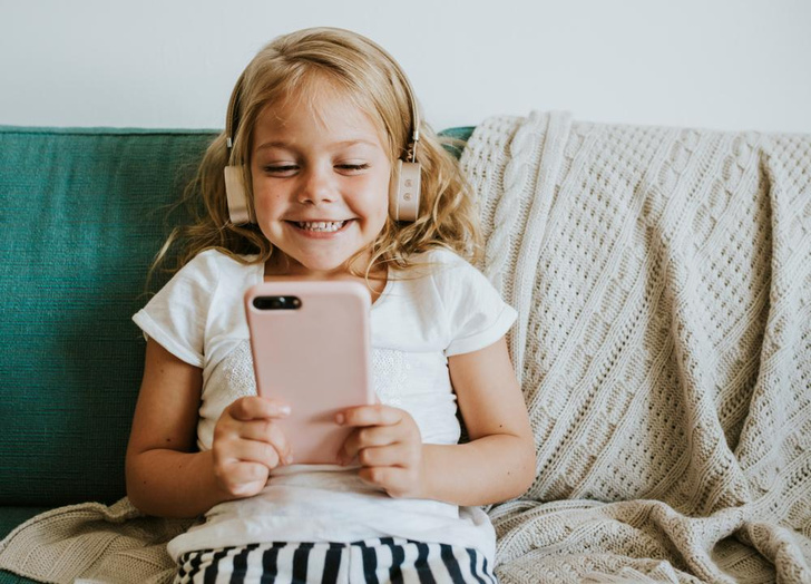 Как отучить ребенка от телефона: 5 лайфхаков для родителей