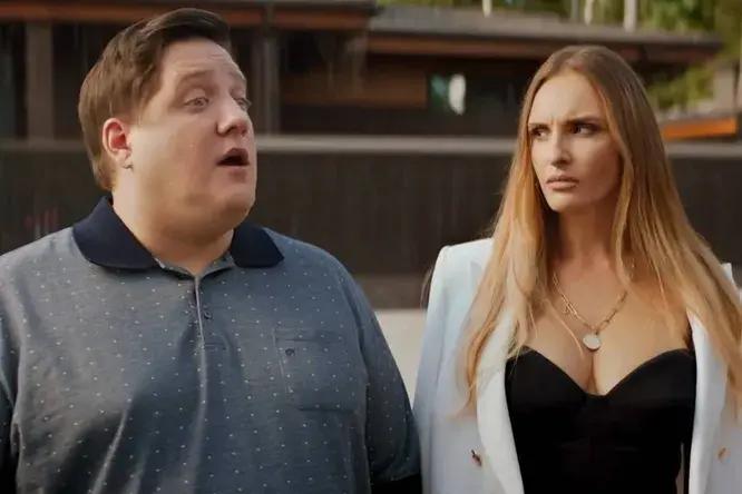 София Каштанова и Роман Попов в сериале «Полицейский с Рублевки» | www.starhit.ru