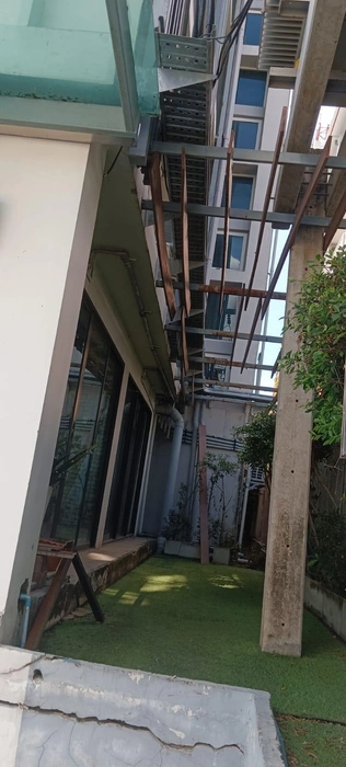 Несмотря на второй этаж, высота была приличная | Источник: источник 63.RU