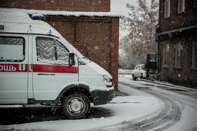 Токарь травмирован в станке на предприятии Новосибирской области