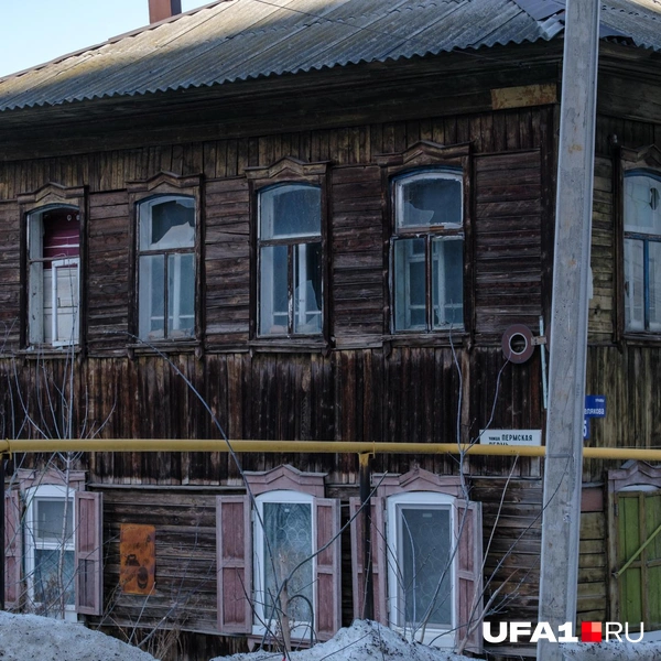 Дома ветхие, окна у некоторых вовсе разбиты | Источник: Булат Салихов / UFA1.RU