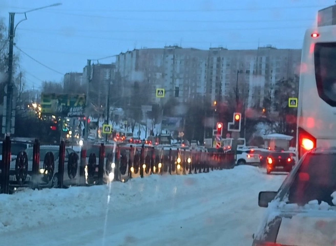Автобусы заблокировали движение в Дашково-Песочне | ya62.ru