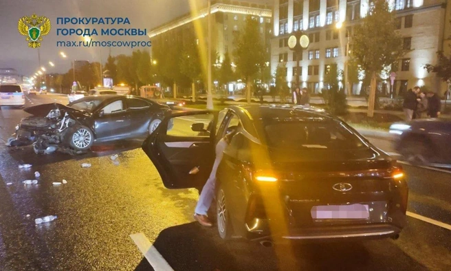Точные причины ДТП сейчас выясняются | Источник: ПРОКУРАТУРА МОСКВЫ / Max