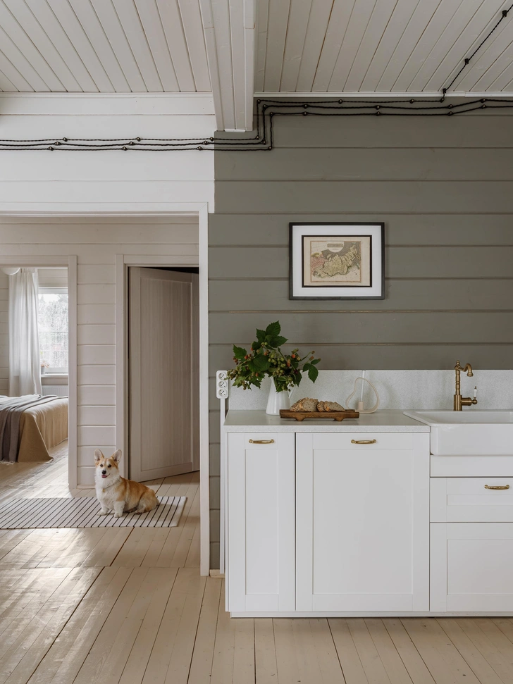 На стене — винтажная карта XVIII века | Источник: Ольга Шангина; стиль: Яна Яхина