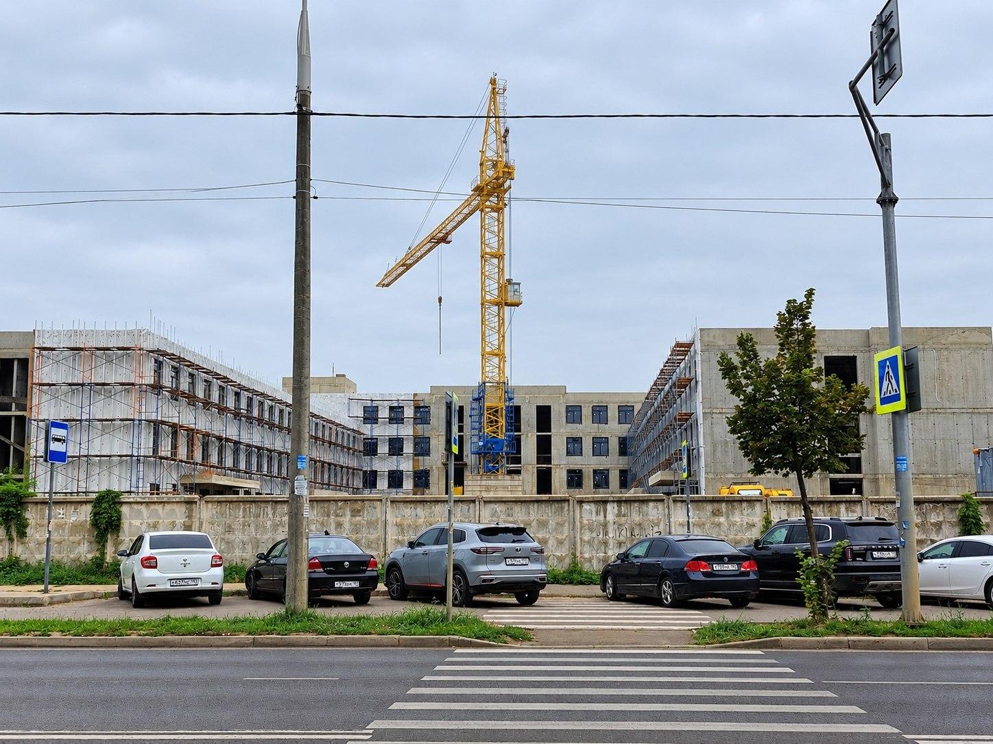 За 2,5 года сделали лишь половину работ. Когда откроют поликлинику на Ростовском шоссе в Краснодаре?