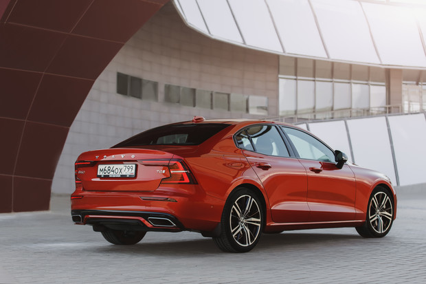 Volvo S60: взгляд с высоты