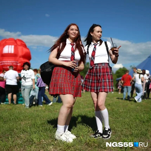 Дресс-код на корпоративе был в стиле 2000-х | Источник: Евгений Софийчук / NGS55.RU