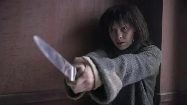 Анджела в фильме заметно постарела в сравнении с игрой | Источник: кадр из фильма «Возвращение в Сайлент Хилл» (18+)
